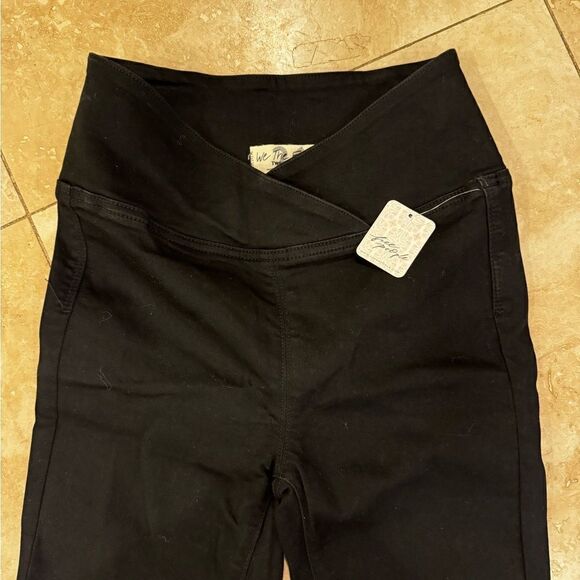 BNWT FREE PEOPLE FLARE JEGGINGS - Picture 5 of 6